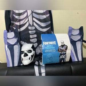 Fortnight Holloween Costume - SIZE: Adult M ... Excellent Condition-missing hood